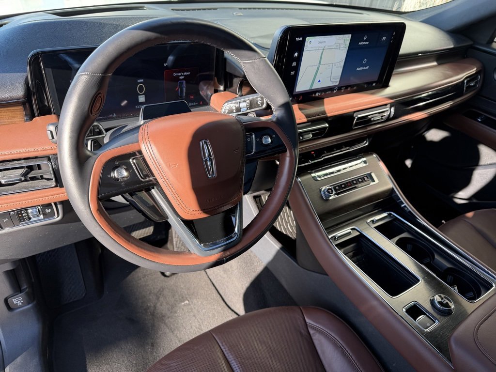 Used 2025 Lincoln Aviator Reserve w/ Jet Appearance Package image 12