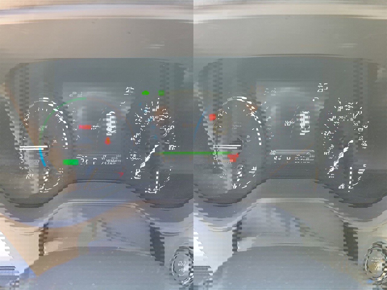 Used 2025 Toyota Sienna LE image 21