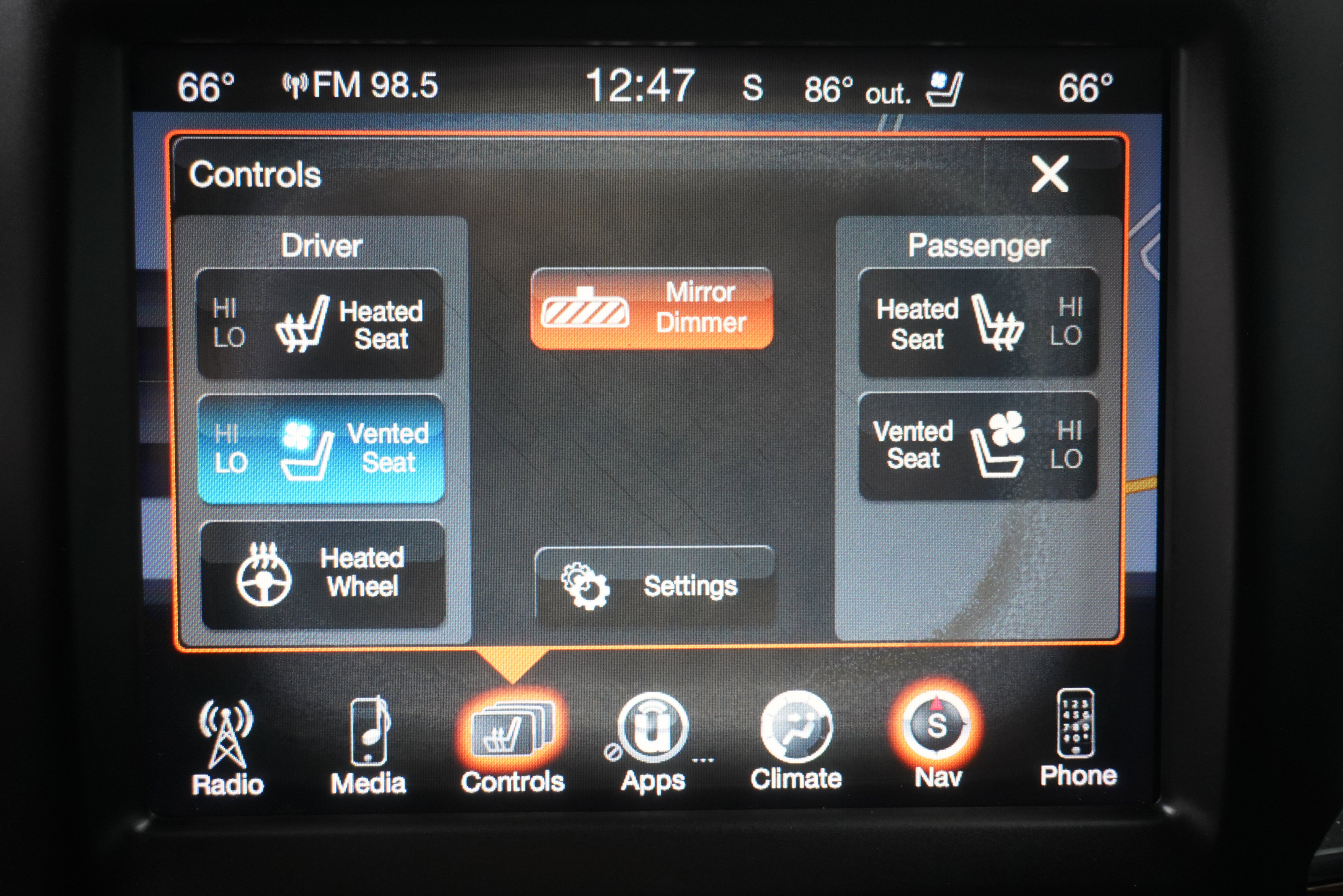 Used 2014 RAM 3500 Laramie w/ Convenience Group RWD image 18