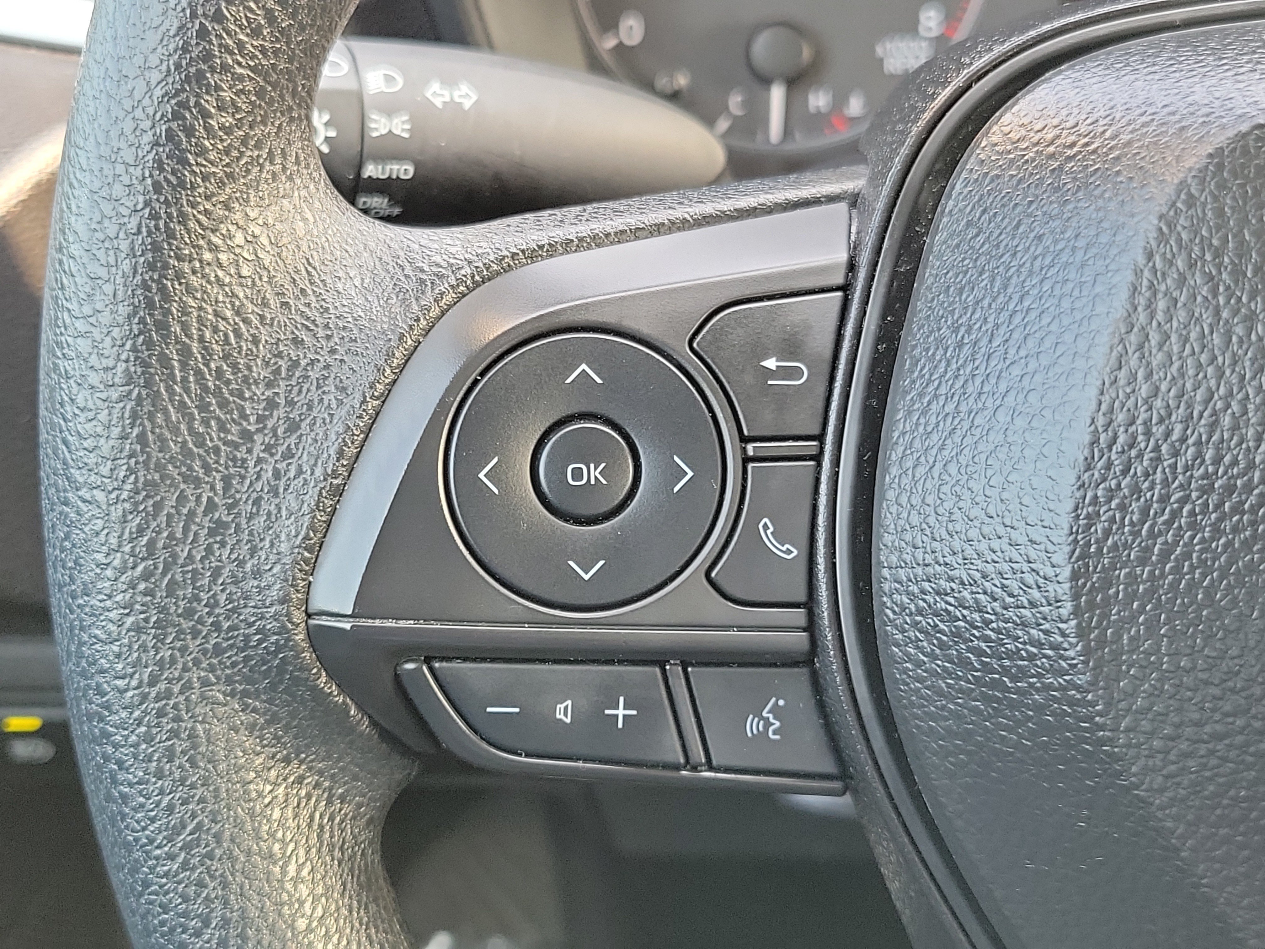 Certified 2025 Toyota Corolla LE FWD image 24
