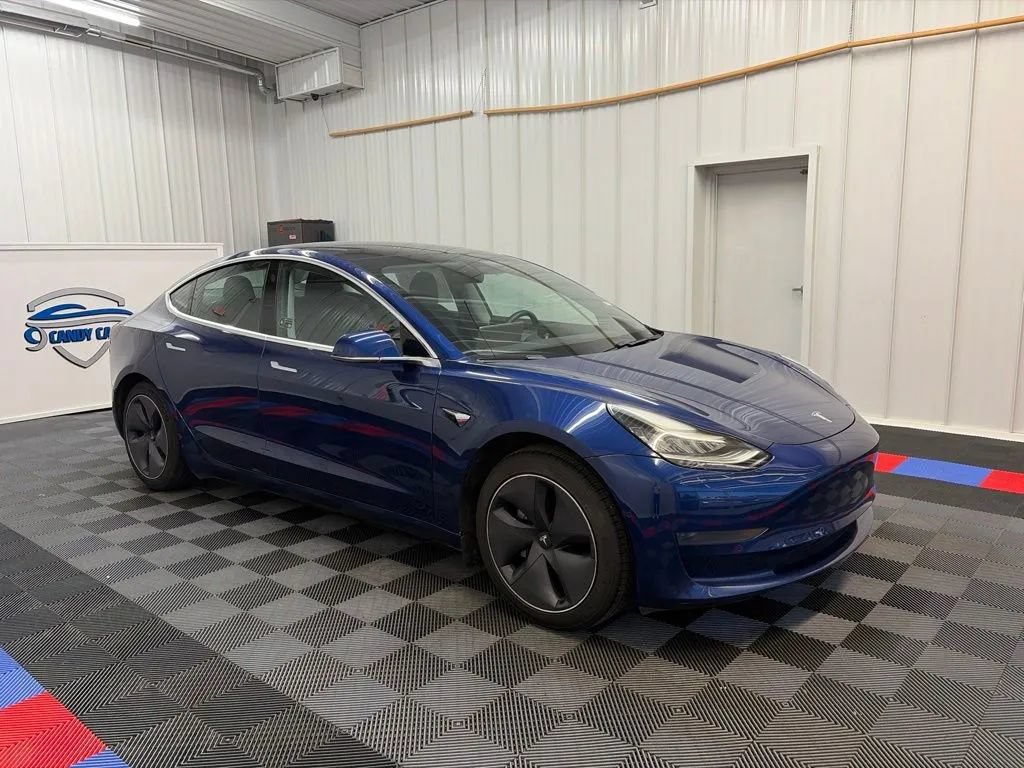 Used 2020 Tesla Model 3 Standard Range RWD image 2