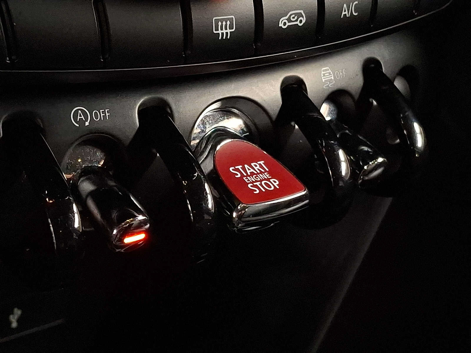Used 2021 MINI Cooper 4-Door Hardtop w/ Storage Package FWD image 20