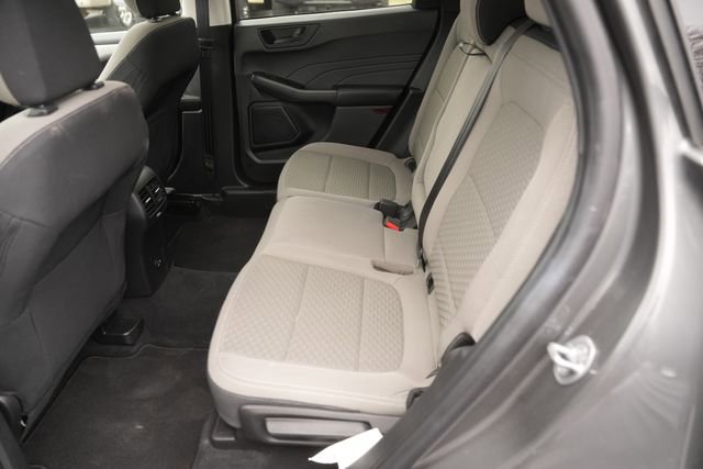 Used 2022 Ford Escape SE w/ SE Sport Appearance Package image 12