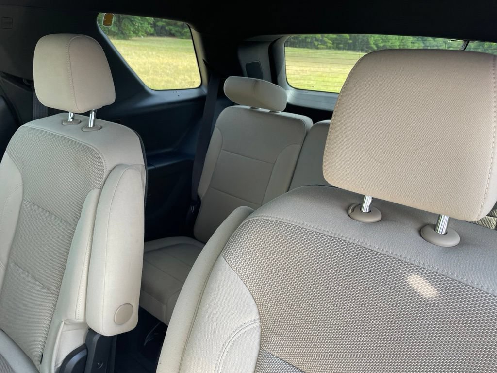 Used 2022 Chevrolet Traverse LT FWD image 35