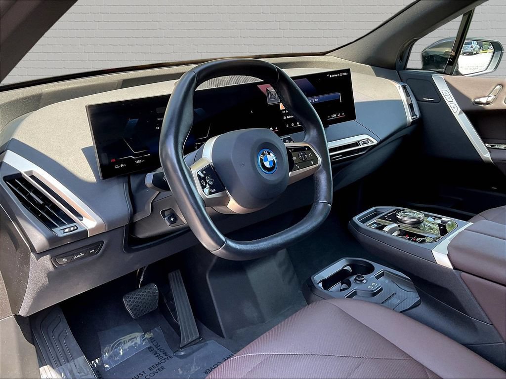 Used 2024 BMW iX xDrive50 w/ Premium Package AWD/4WD image 12