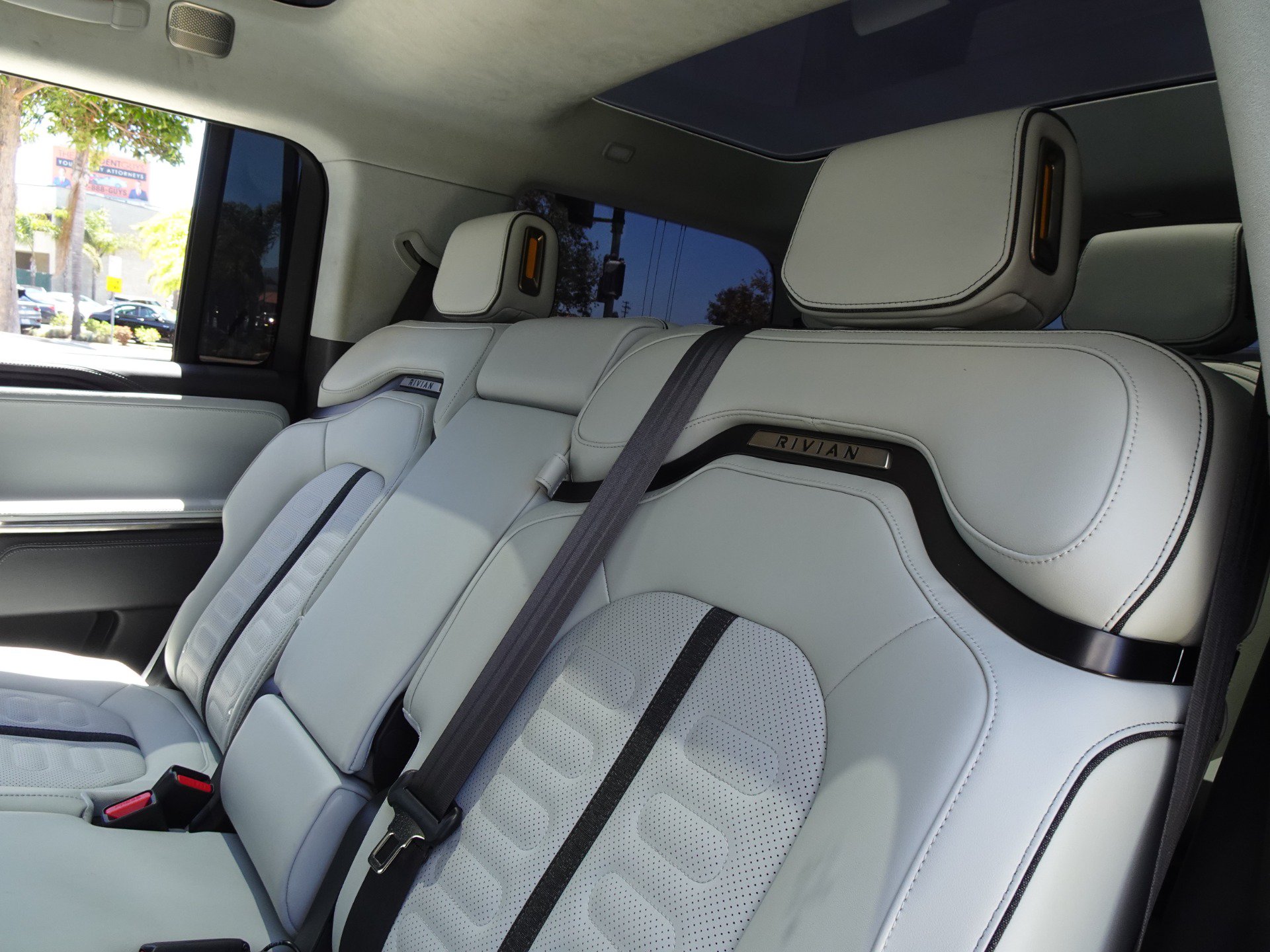 Used 2024 Rivian R1S Adventure AWD/4WD image 15