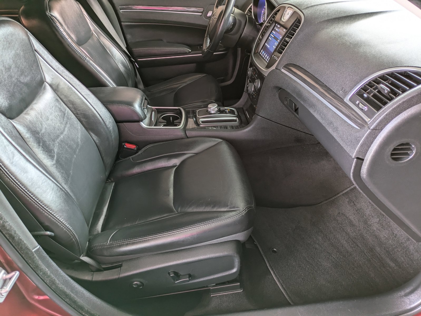 Used 2019 Chrysler 300 Touring L w/ Quick Order Package 22F RWD image 19