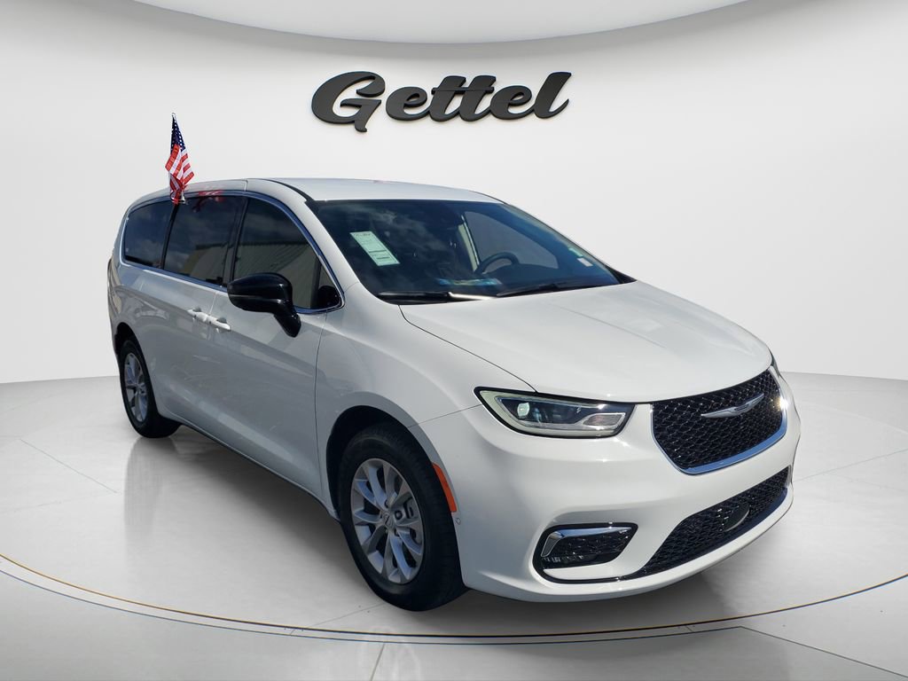 Used 2024 Chrysler Pacifica Touring-L AWD/4WD image 5