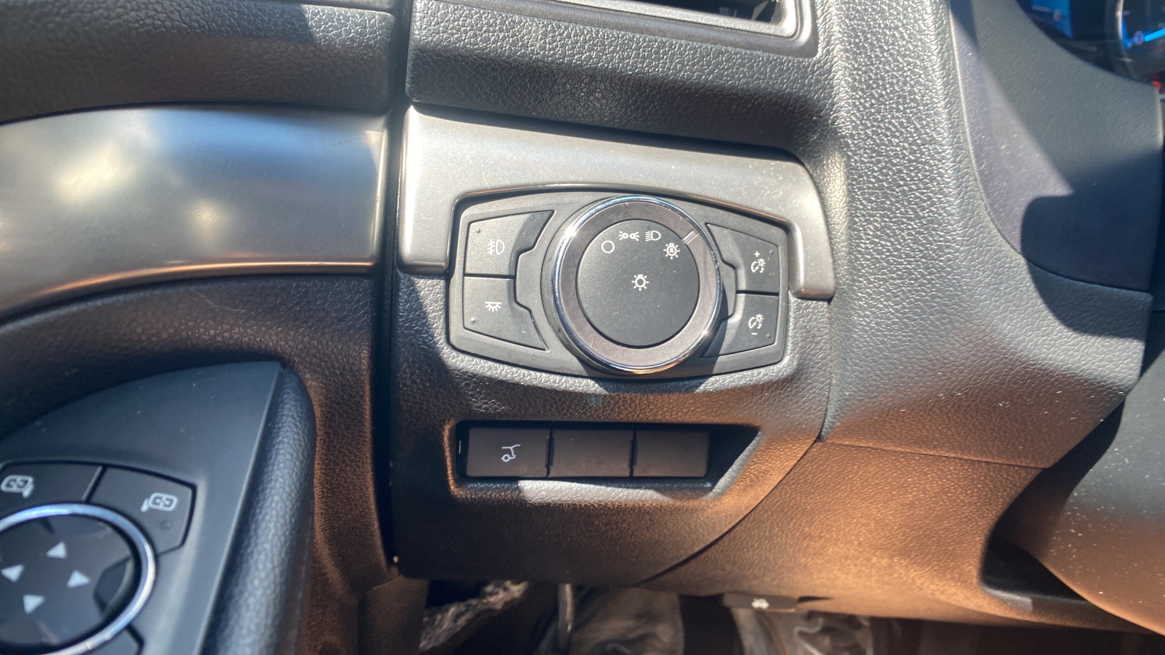 Used 2019 Ford Explorer XLT w/ Equipment Group 201A FWD image 28