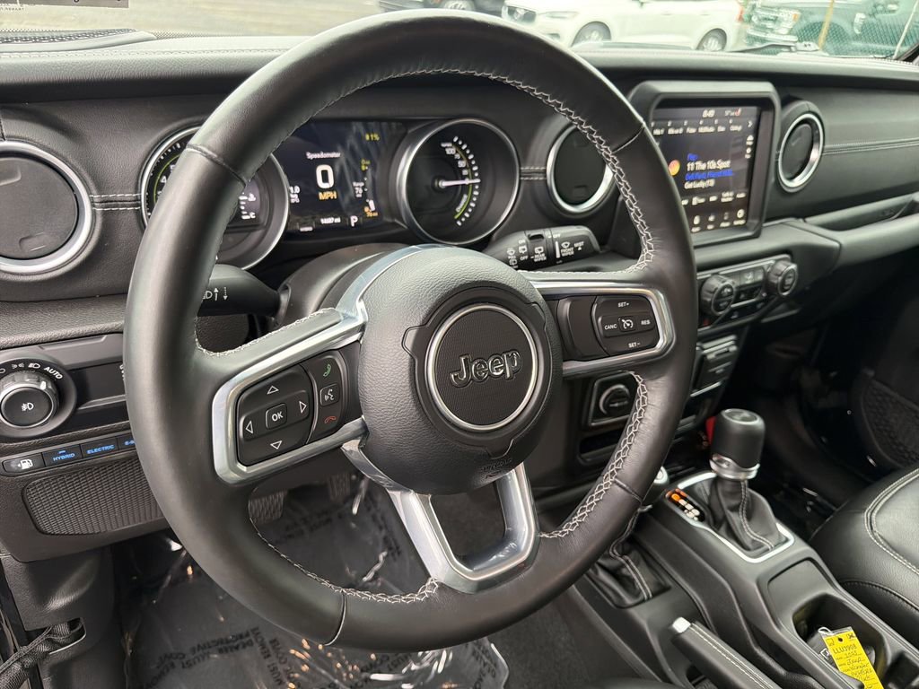 Used 2023 Jeep Wrangler Unlimited Sahara w/ Cold Weather Group AWD/4WD image 22