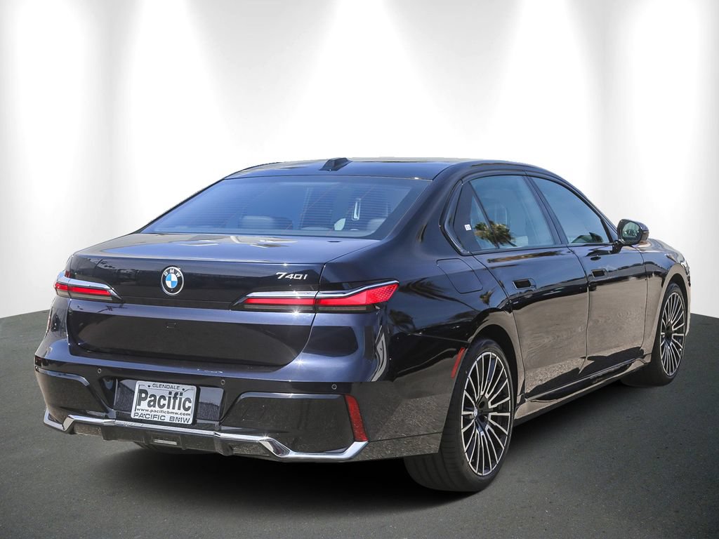 Used 2026 BMW 740i RWD image 6