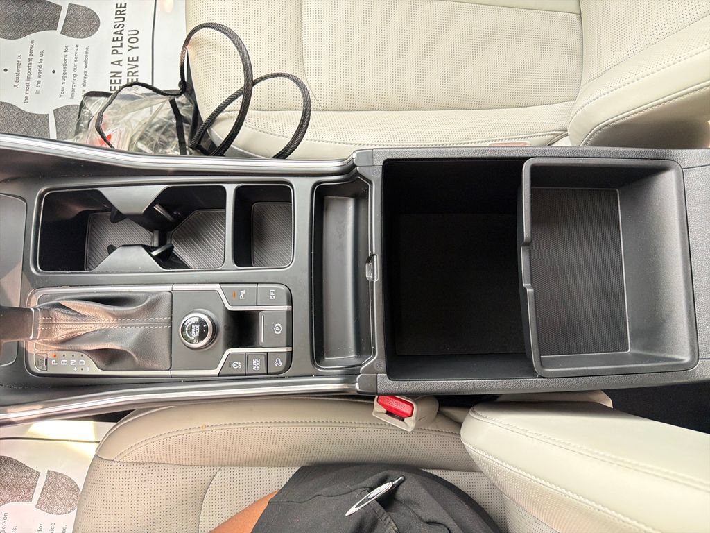 Used 2025 Kia Sorento S w/ Panoramic Sunroof Package FWD image 24