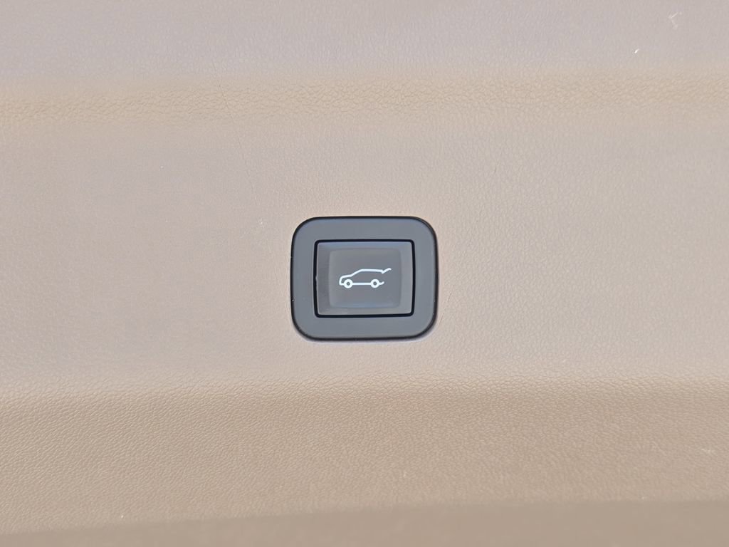 Used 2026 GMC Yukon Denali w/ Denali Reserve Package image 17