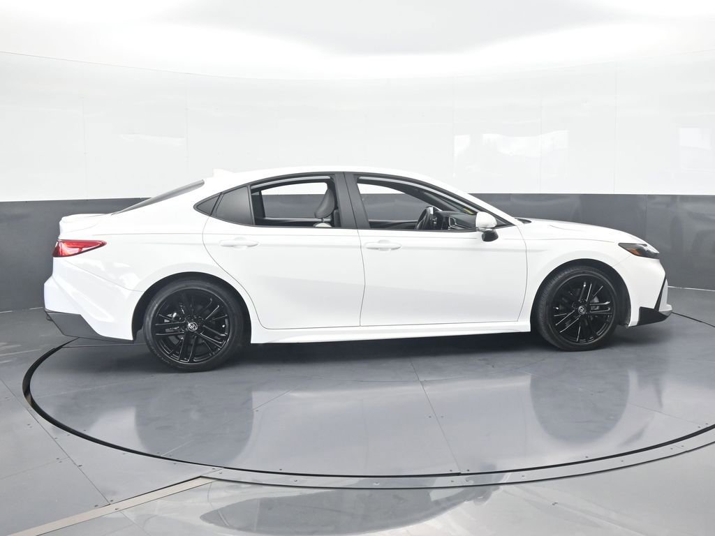 Used 2026 Toyota Camry SE w/ Convenience Package image 7