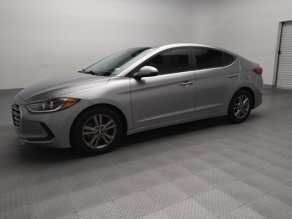 Used 2017 Hyundai Elantra SE image 2