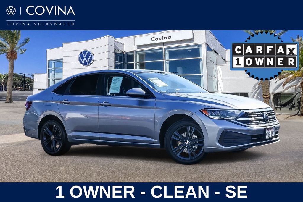 Used 2022 Volkswagen Jetta SE w/ Panoramic Sunroof Package