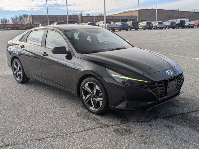 Used 2023 Hyundai Elantra SEL w/ Convenience Package