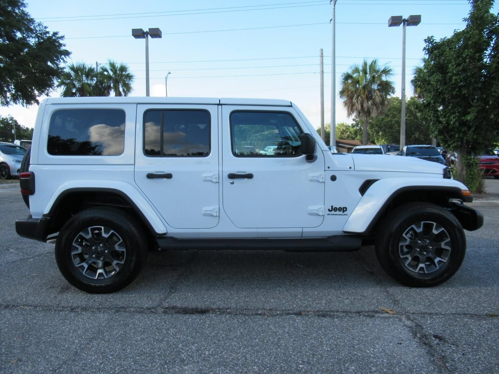 New 2026 Jeep Wrangler Unlimited Sahara AWD/4WD image 2