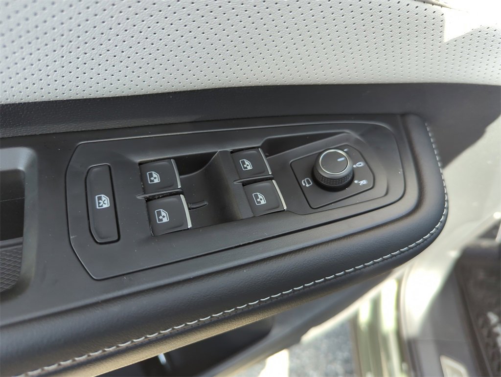 New 2026 Volkswagen Atlas Cross Sport SEL Premium R-Line image 31