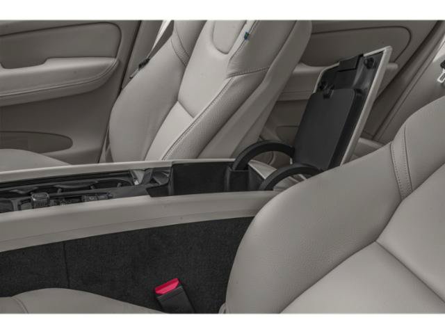 Used 2020 Volvo XC60 T6 Momentum w/ Protection Package Premier AWD/4WD image 15