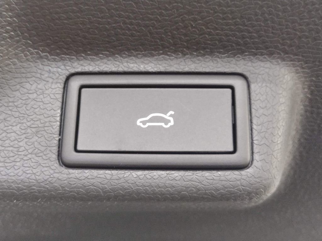 New 2025 Volkswagen ID. Buzz 1st Edition image 22