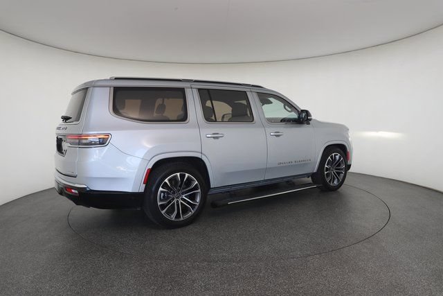 Used 2023 Jeep Grand Wagoneer Series III AWD/4WD image 19