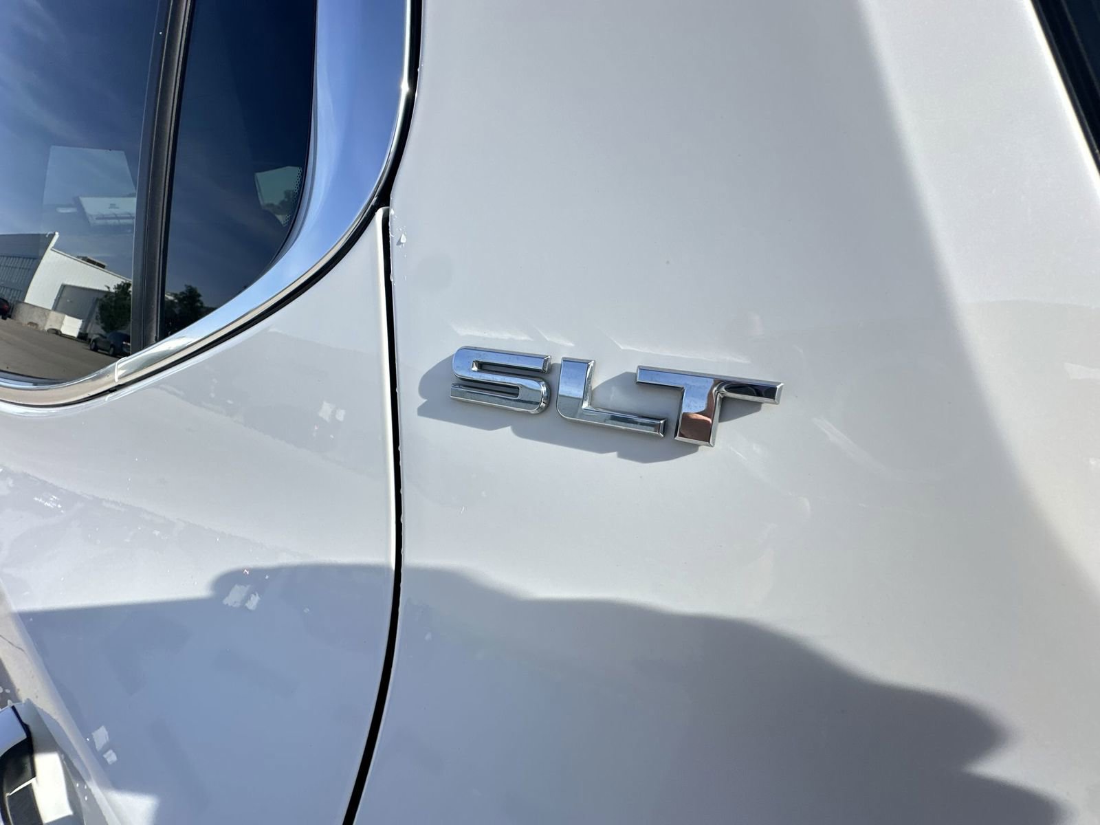 Used 2018 GMC Acadia SLT AWD/4WD image 32