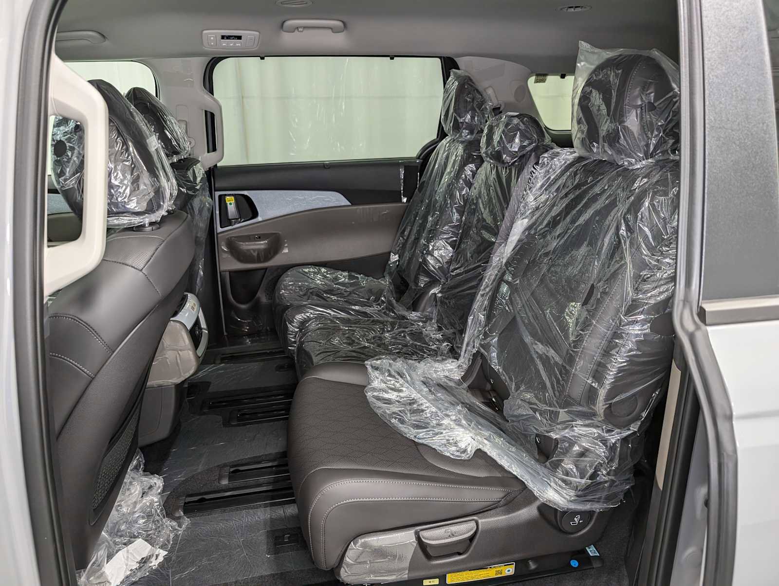 New 2026 Kia Carnival EX image 19