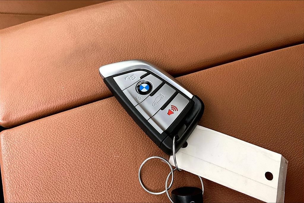 Used 2021 BMW X5 M50i w/ Premium Package AWD/4WD image 13