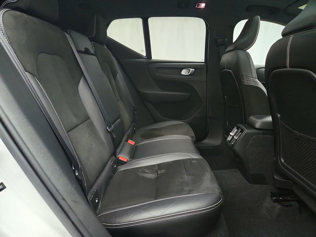 Used 2019 Volvo XC40 T5 R-Design AWD/4WD image 36