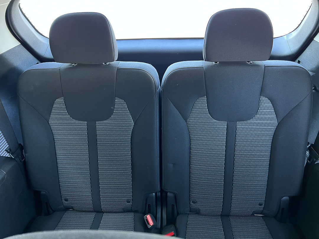 Used 2023 Kia Sorento LX image 48