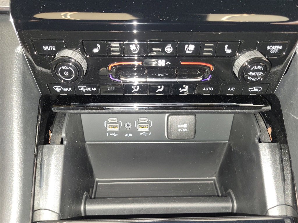 New 2025 Jeep Grand Cherokee Overland w/ Trailer Tow Package image 13