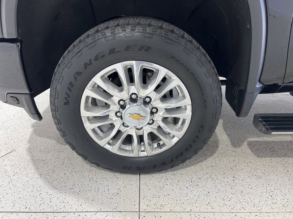 Used 2023 Chevrolet Silverado 2500 High Country w/ Technology Package image 29