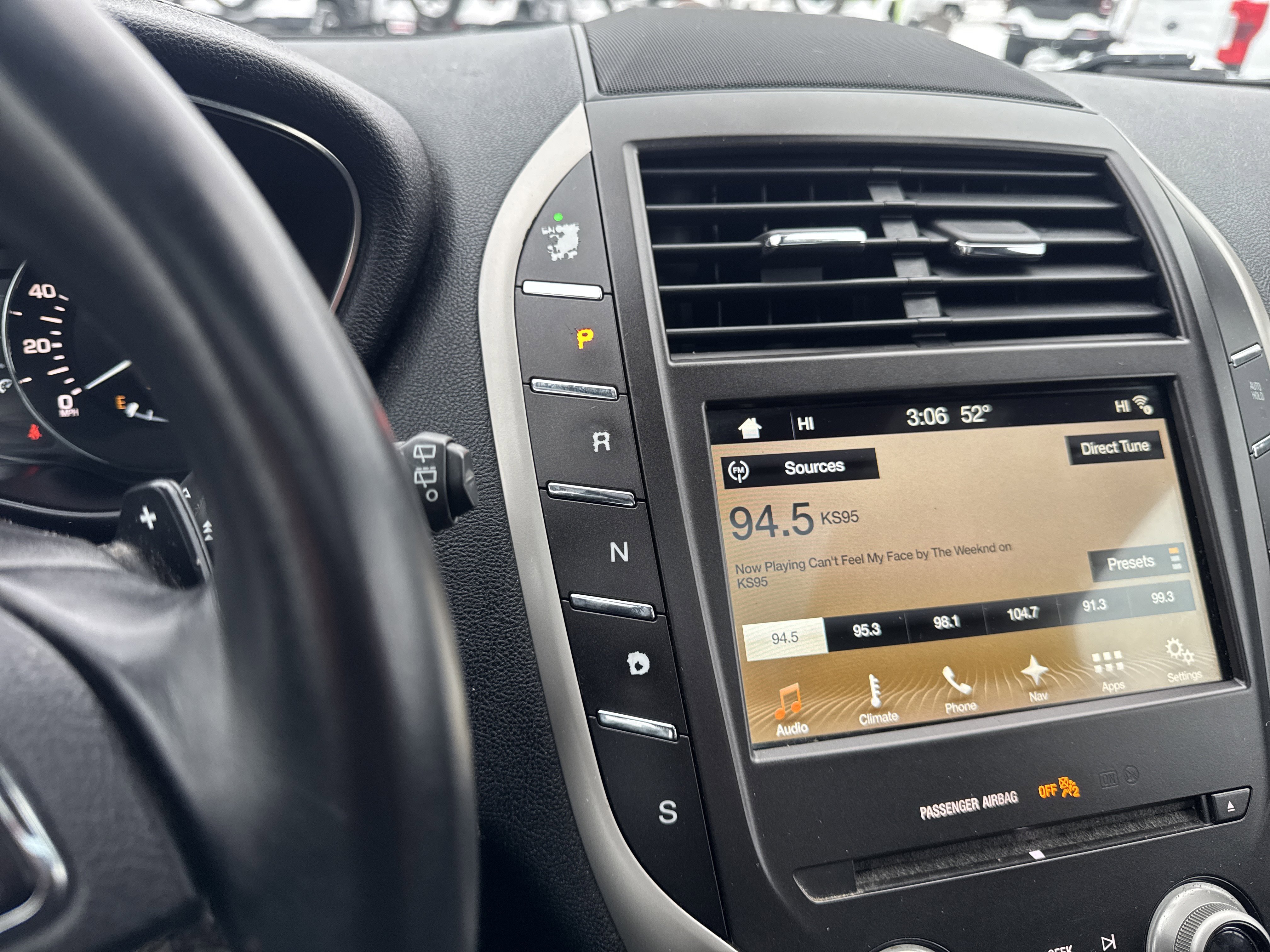 Used 2017 Lincoln MKC Reserve w/ Lincoln MKC Climate Package image 25