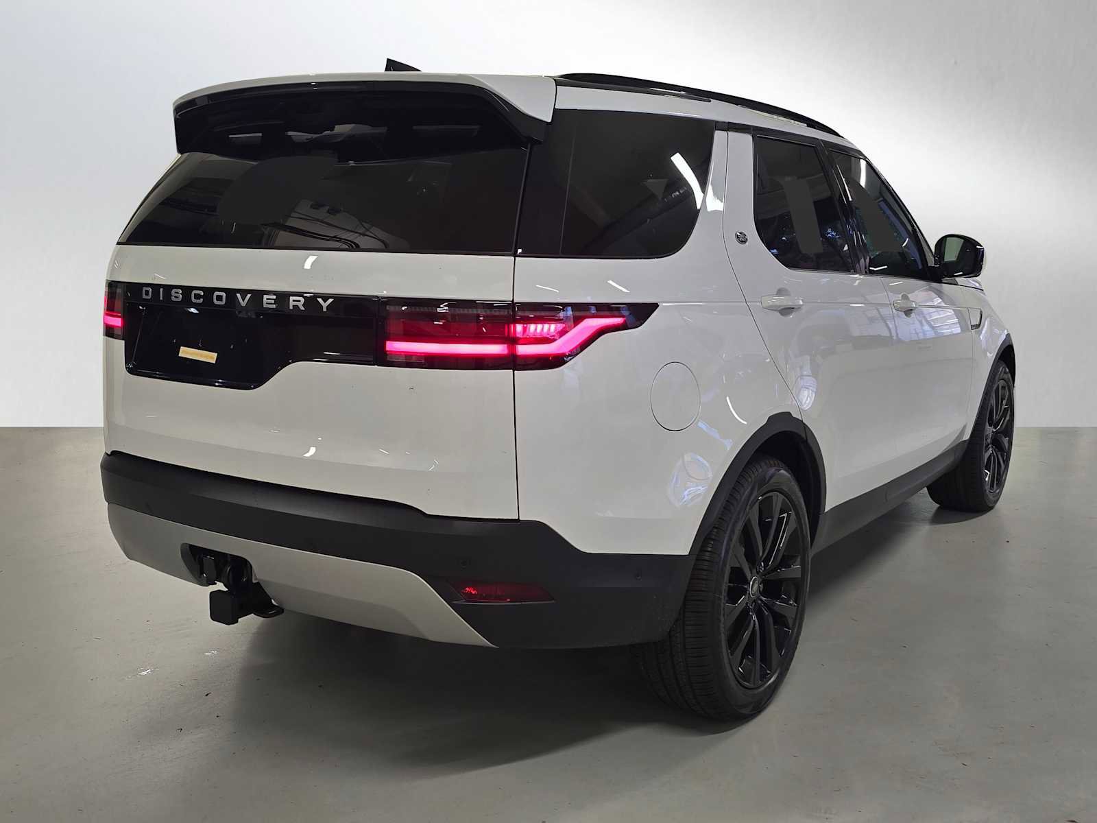 New 2026 Land Rover Discovery S AWD/4WD image 3