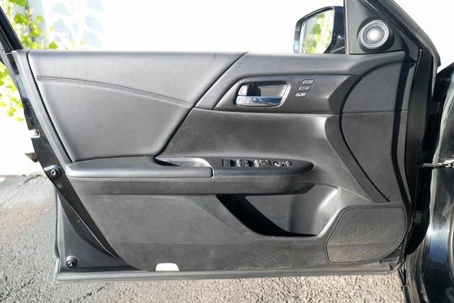 Used 2015 Honda Accord Touring image 27