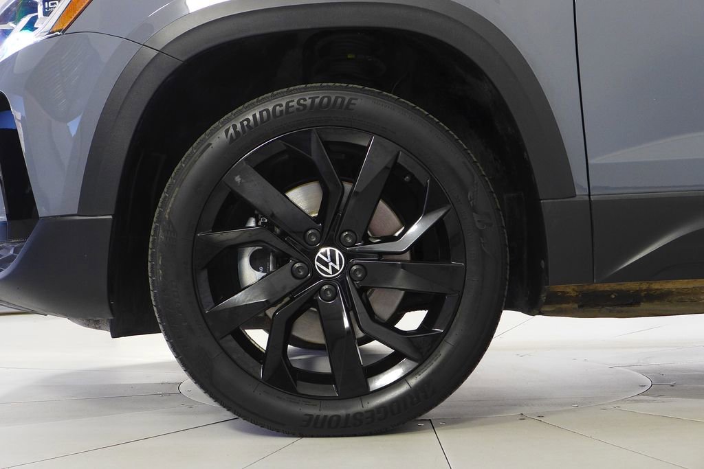 Used 2024 Volkswagen Taos SE image 5