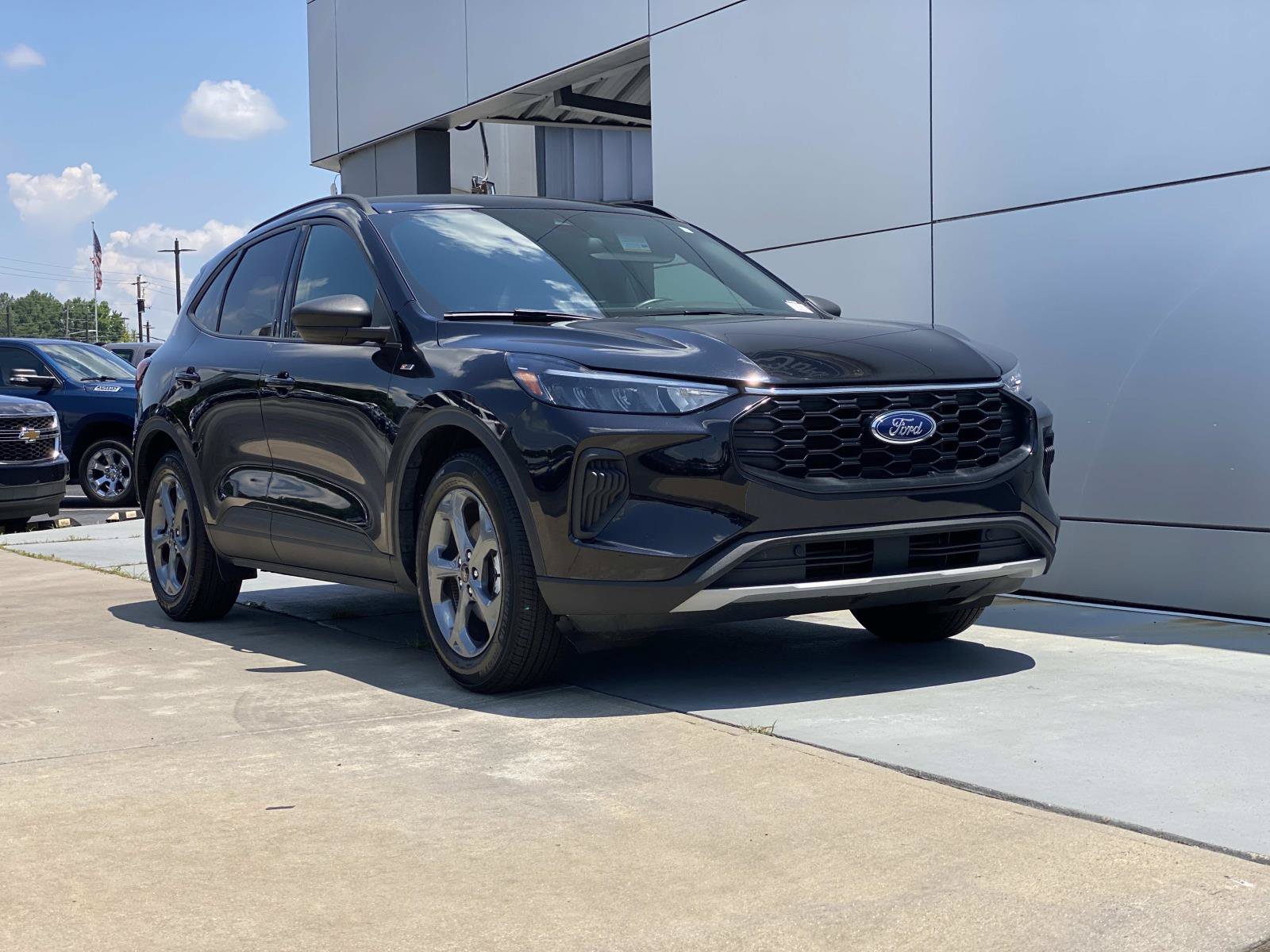 Used 2025 Ford Escape ST-Line FWD image 2