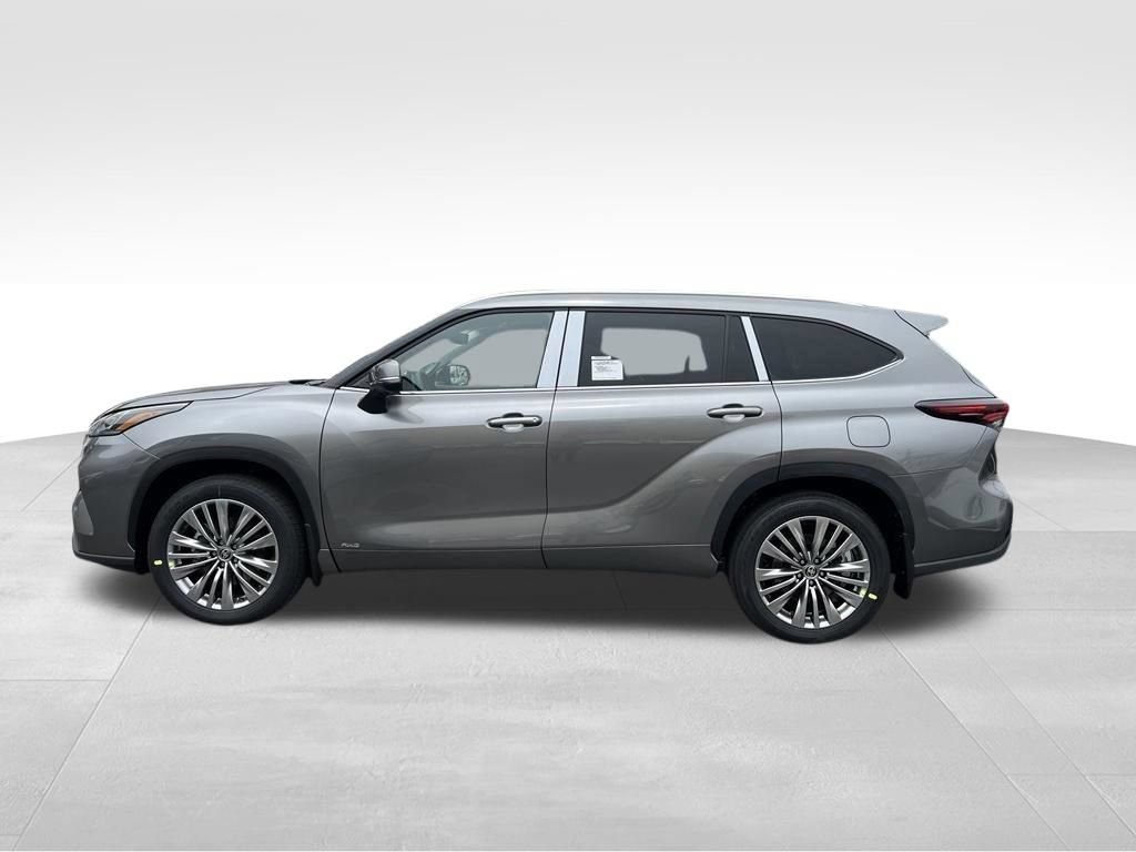 New 2026 Toyota Highlander Platinum AWD/4WD image 2