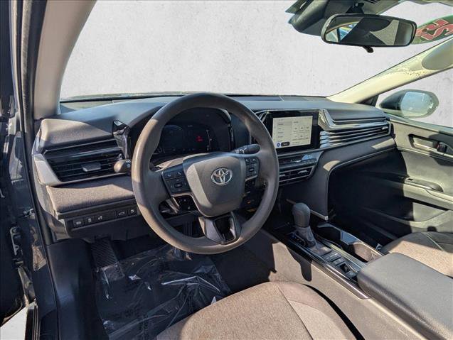 Used 2025 Toyota Camry LE image 10