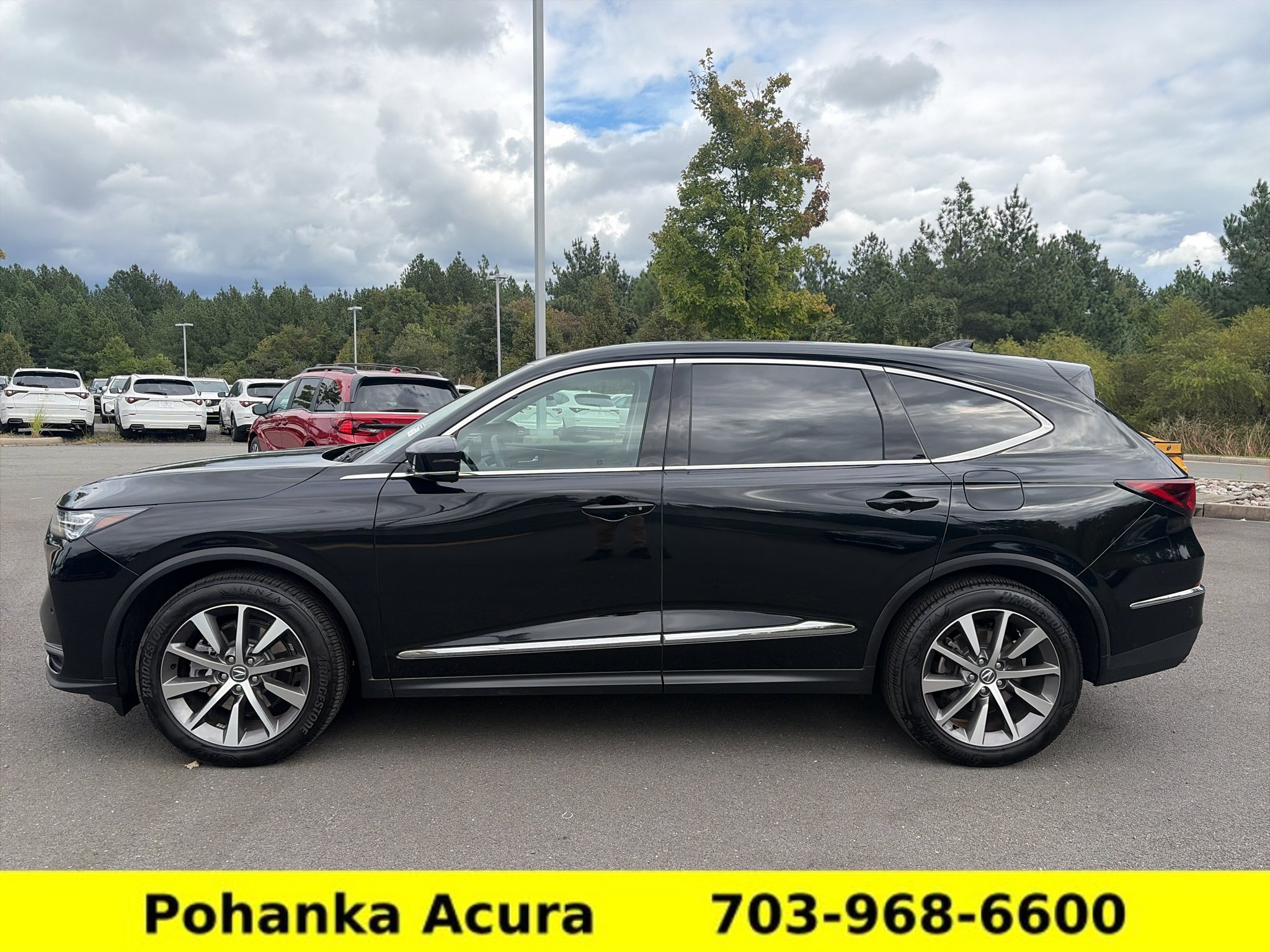 Used 2025 Acura MDX w/ Technology Package AWD/4WD image 4