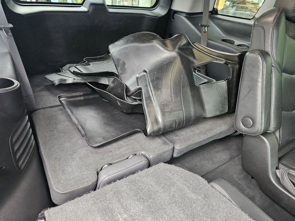 Used 2019 Cadillac Escalade Premium Luxury image 13