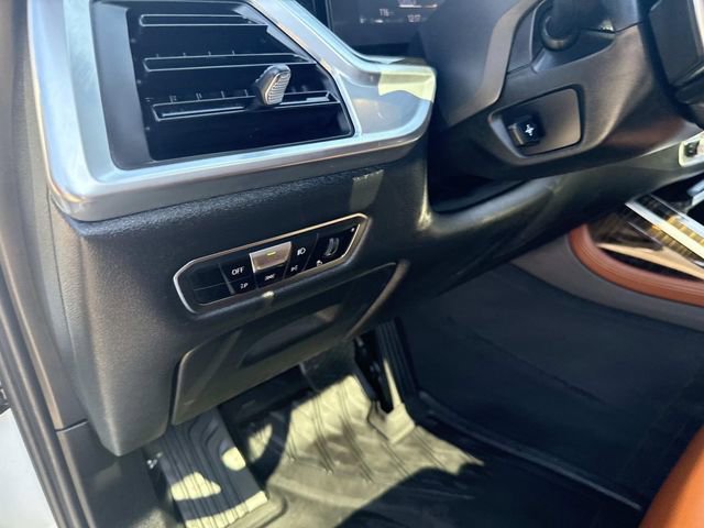 Used 2023 BMW X7 xDrive40i AWD/4WD image 26