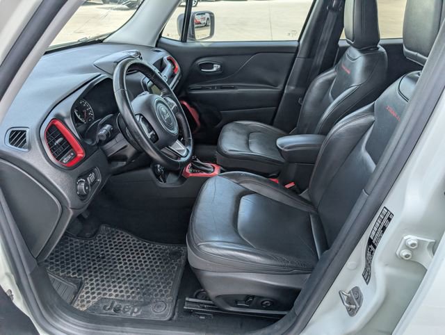 Used 2016 Jeep Renegade Trailhawk w/ Premium Trailhawk Package AWD/4WD image 2