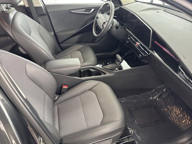 Certified 2025 Kia Niro EX image 23