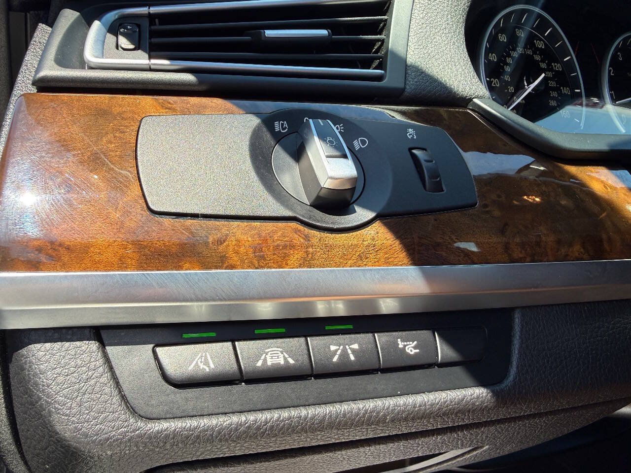 Used 2013 BMW 740Li xDrive AWD/4WD image 25