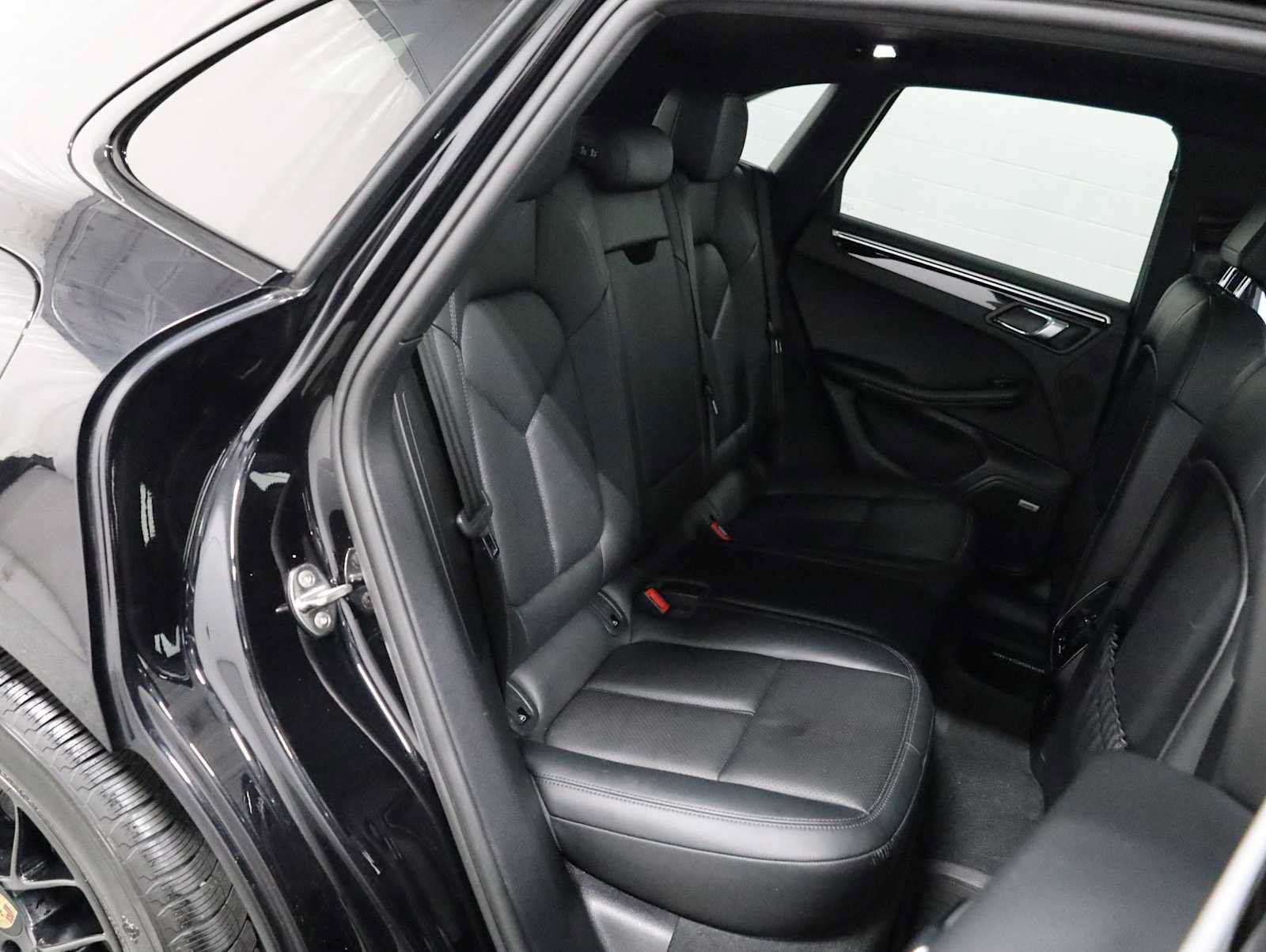 Used 2020 Porsche Macan GTS AWD/4WD image 36