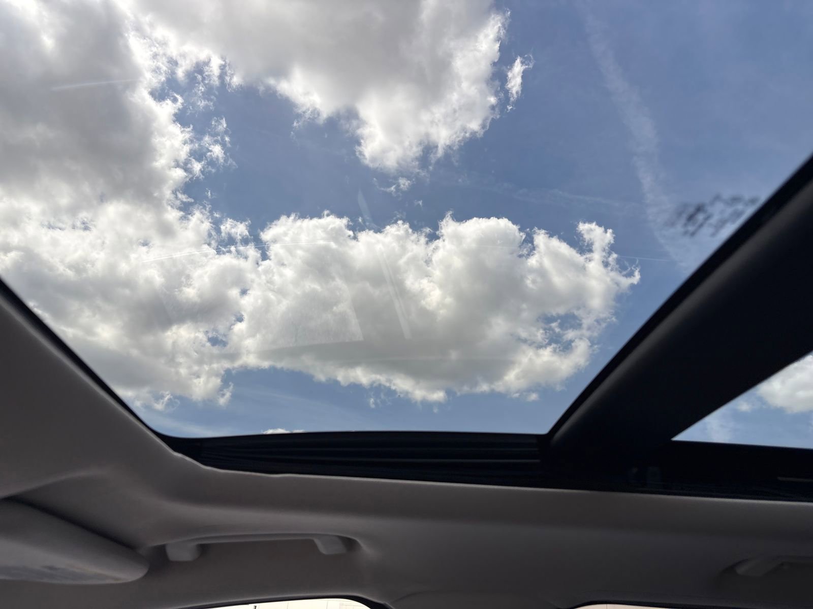 Used 2017 Ford Escape Titanium w/ Equipment Group 301A AWD/4WD image 21