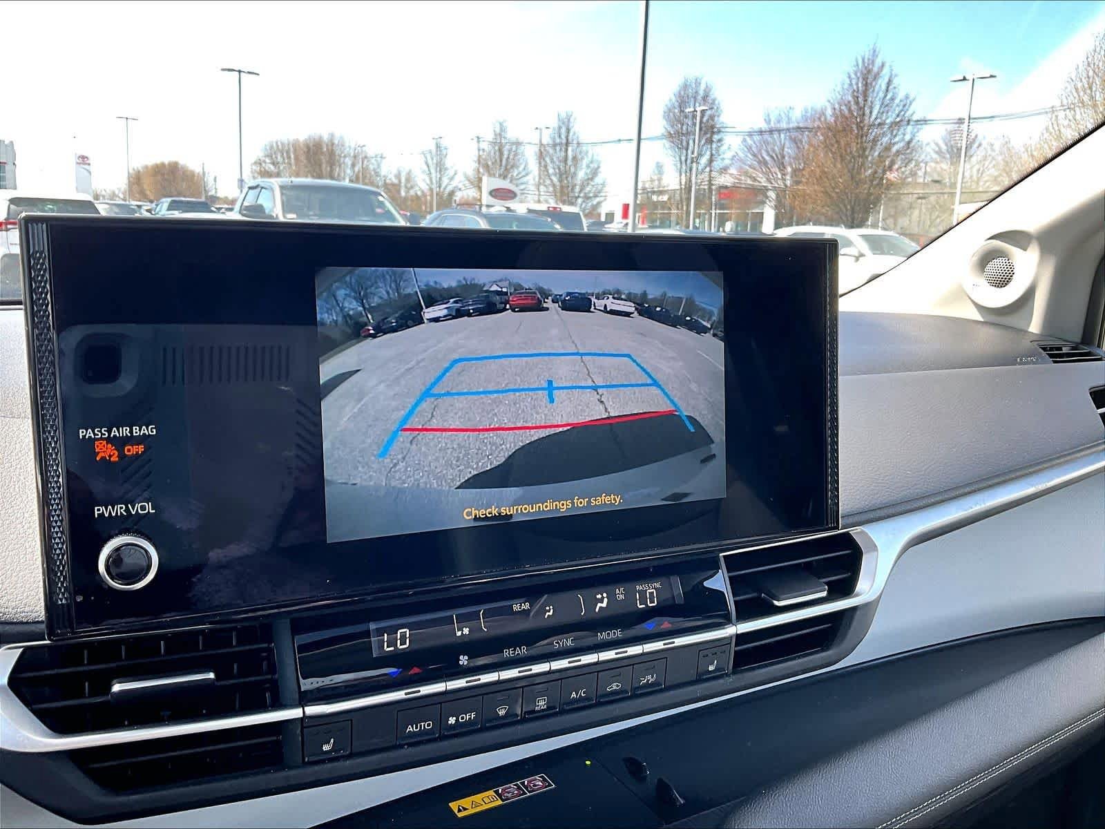 Used 2025 Toyota Sienna XLE w/ XLE Plus Package image 20