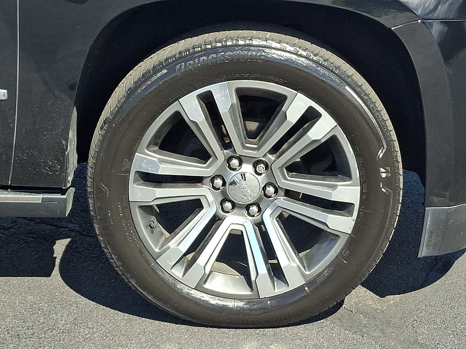 Used 2020 GMC Yukon XL Denali w/ Denali Premium Package image 8